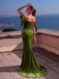 Elegant Velvet Off-Shoulder Mermaid Evening Gown – Perfect for Black Tie Events, Art Gallery Galas, Celebrity Red Carpet Appearances & Luxury Weddings