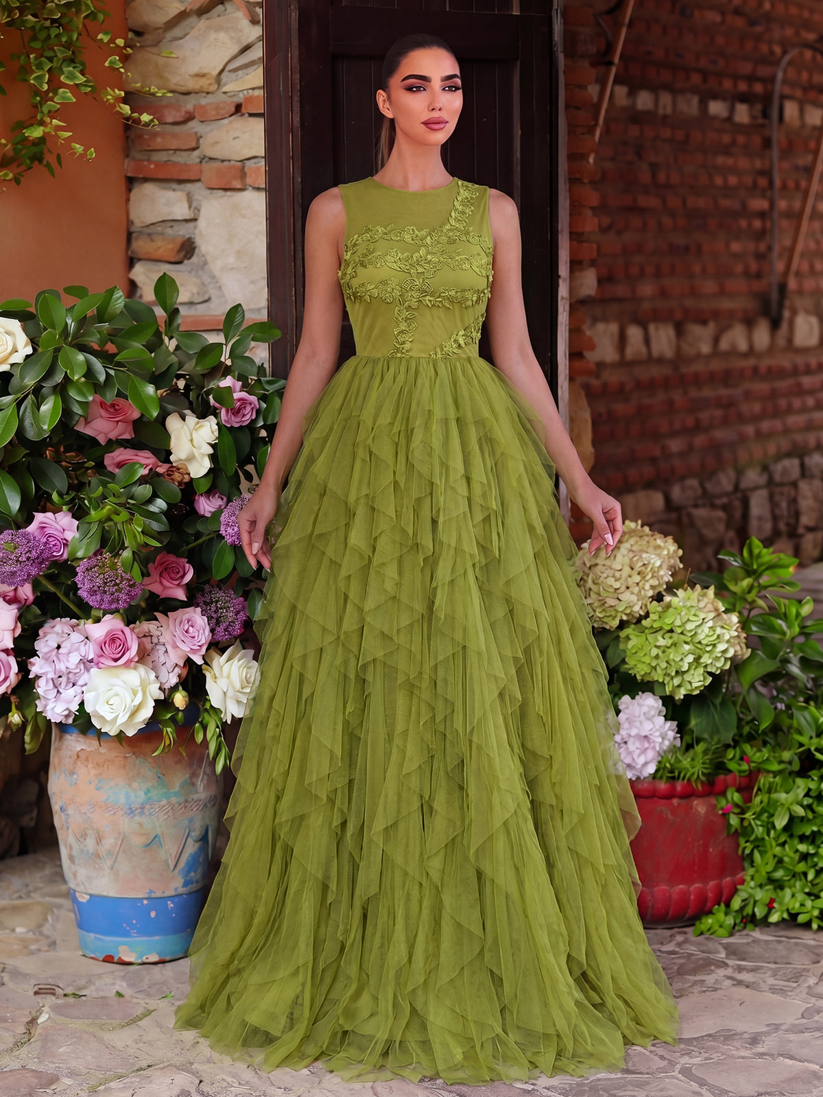 Gorgeous Applique Detail Cascading Ruffle Hem Tulle Prom Dress