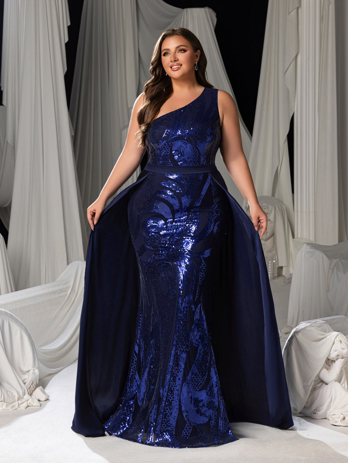Plus Size Gorgeous One-Shoulder Sleeveless Sequin Formal Dress