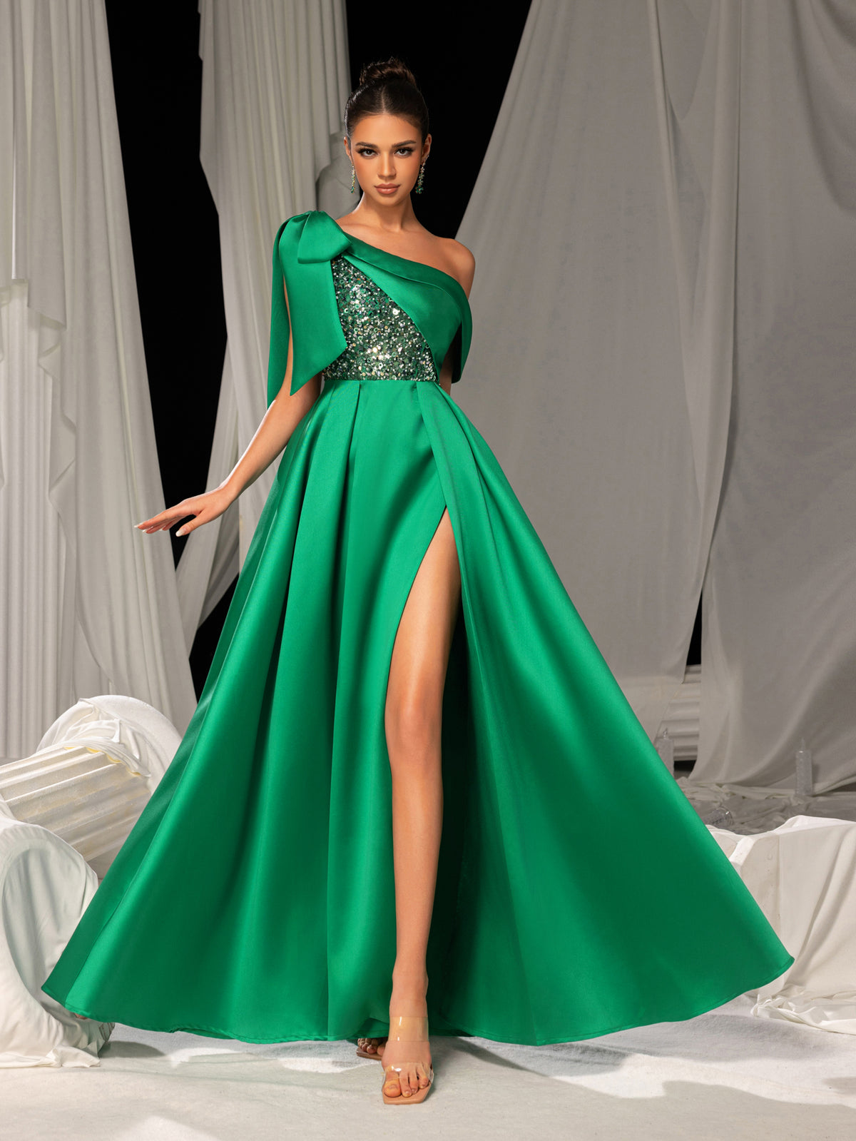 Elegant One-Shoulder Evening Gown with Dramatic Slit & Sequin Embellishments – Luxury Evening Wear for Red Carpet, Gala & Fashion Shows