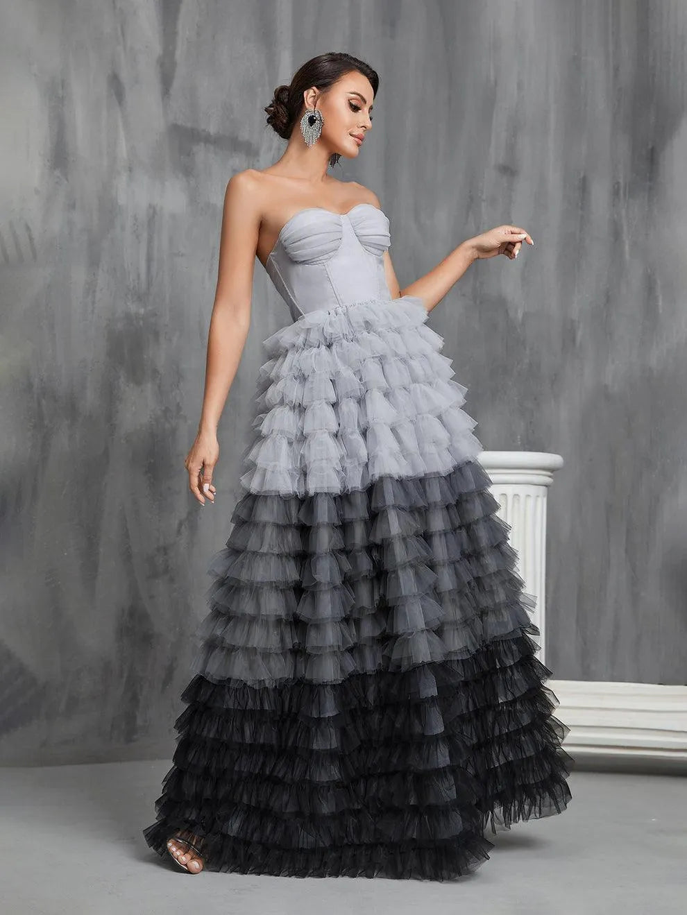 Ruched Bustier Ombre Layered Mesh Hem Wedding Dress - Elonnashop